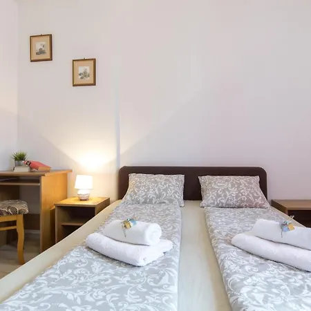 Pape Guest house