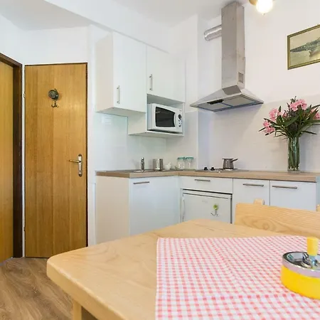 Pape Guest house 3*